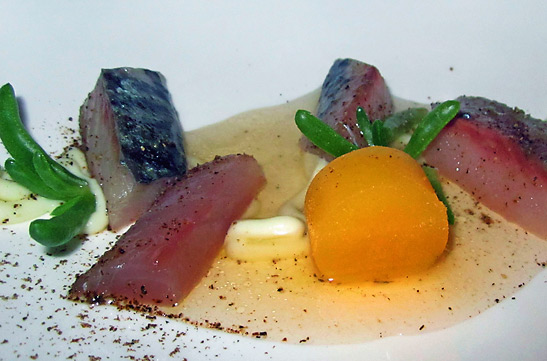Maquereau en Vinaigrette et Wasabi – mackerel with wasabi dressing and a garnish of seasonal greens