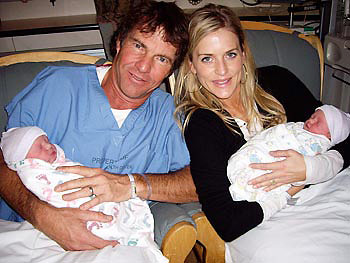 Dennis and Kimberly Quaid with their twins