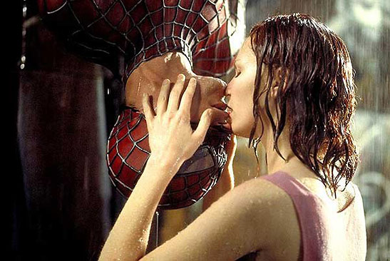 Kirsten Dunst and Tobey Maguire in a kissing scene from the film Spiderman