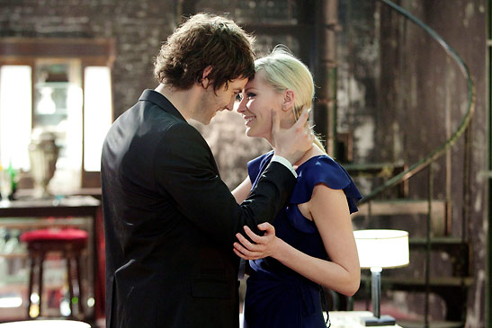 Kirsten Dunst and Jim Sturgess in another scene from Upside Down