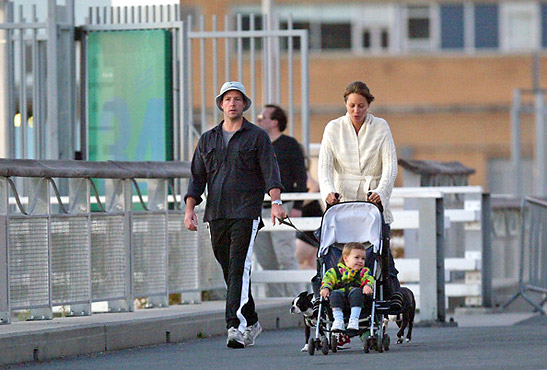 Edward Burns with his wife Christy Turlington and child