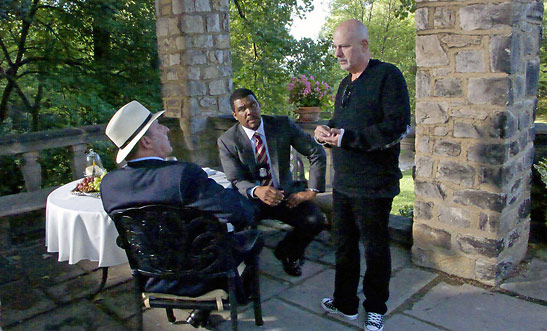 Director Rob Cohen gives direction to French actor Jean Reno and the new Alex Cross, Tyler Perry
