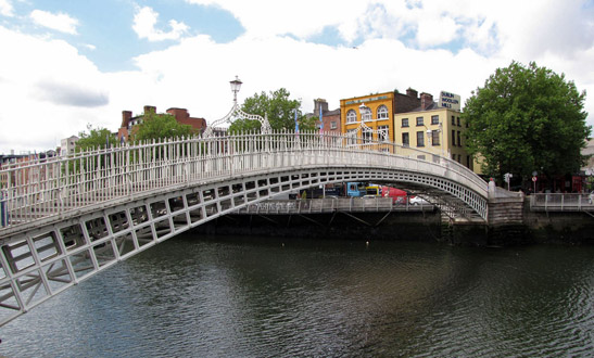 the Ha'penny Bridge over the River Liffey, Dublin