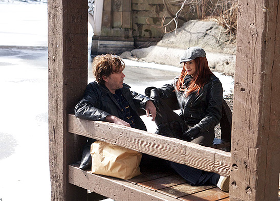 Mira Sorvino with Timothy Hutton in an outdoor scene in Multiple Sarcasms