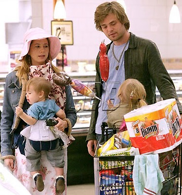 Mira Sorvino and family