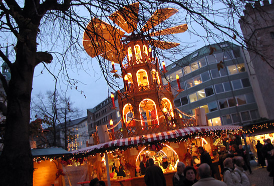 Christmas stall at night, Munich