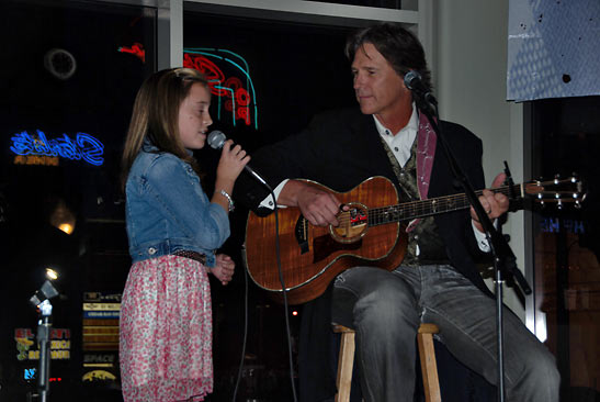two musicians performing at Branson's Starlite Theater