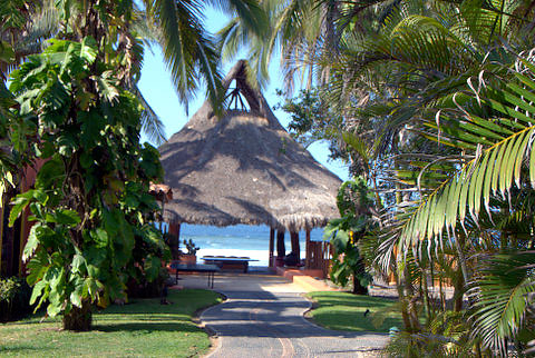 hut by the sea, Las Alamandas