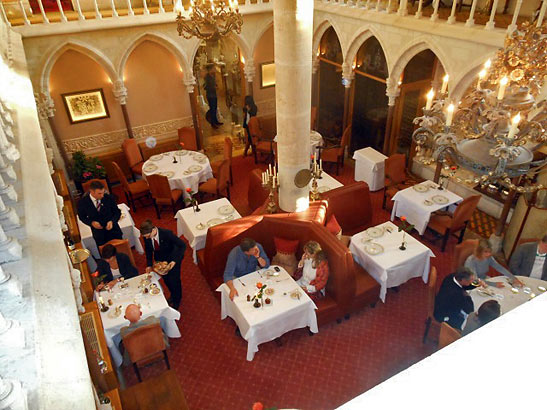 the dining room at the Abbaye de la Bussiere near Beaune and Dijon