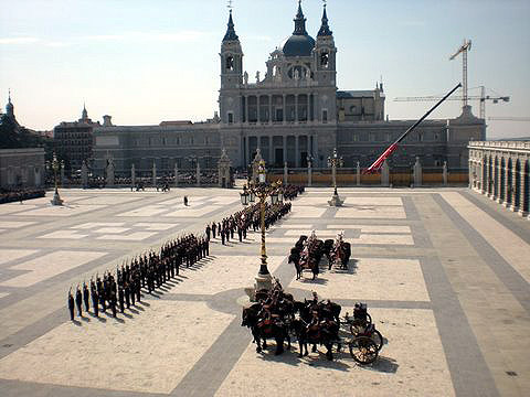 changing of the guard, Royal Palace, Madrid