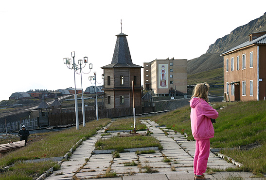 landing at the Russian mining town of Barentsburg