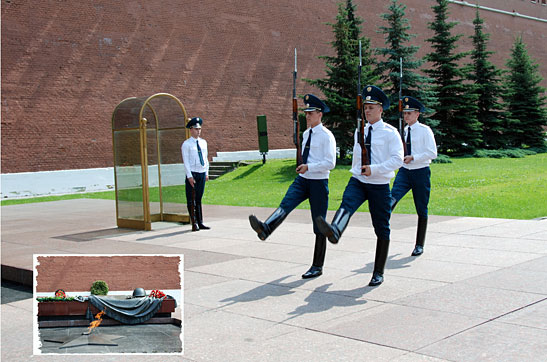honor guard at the Tomb of the Unknown Soldier, Moscow