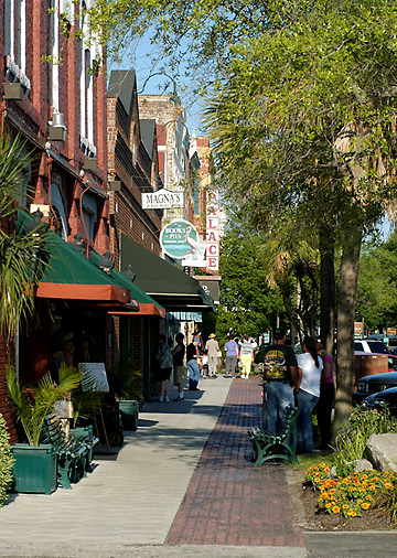 tree-lined sidewalk at Amelia Island's historic downtown area