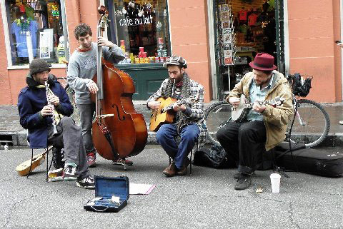 musicians performing at Frenchmen Street, New Orleans