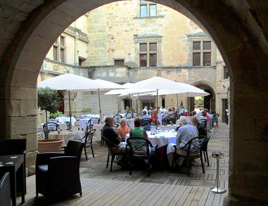 Les Ducs courtyard, Southern France