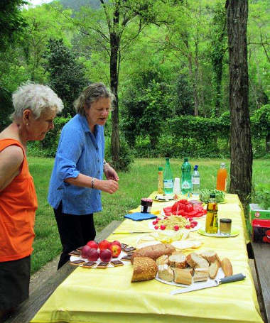 arranging a picnic lunch at a Walking Through History Tour of Southern France tour