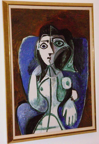 Pablo Picasso's Femme dans un Fauteuil bleu (Jacqueline) at the Rosengart Collection
