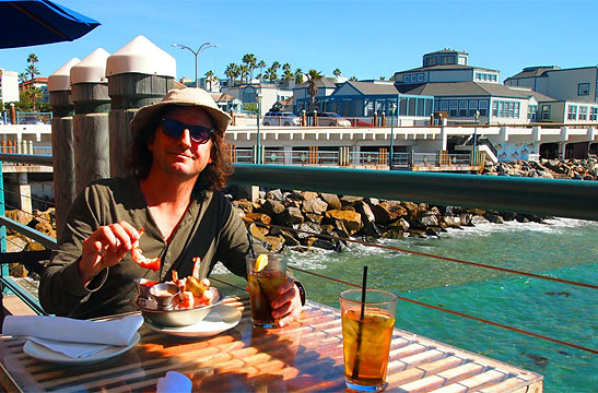 the writer having lunch at Kinkaid's at the Fisherman's Wharf