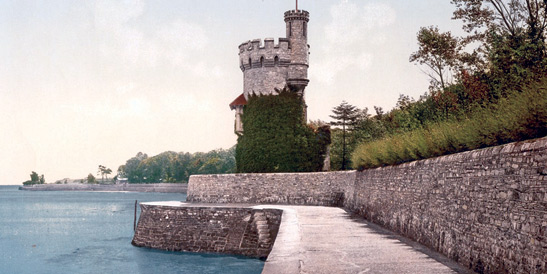 historic picture of Portsmouth sea wall and watchtower