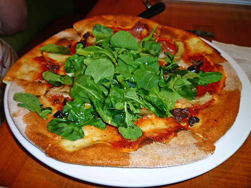 the Tuscan Pizza, a Neapolitan pizza at Sammy's
