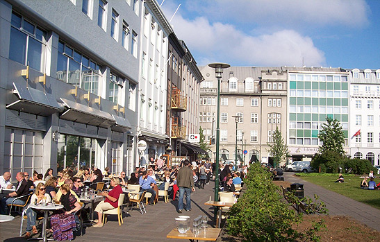 crowds at cafes, Reykjavik