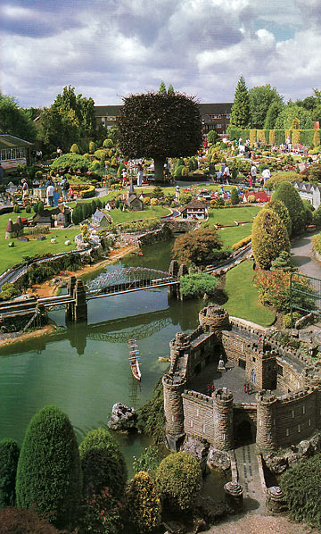 another view of Bekonscot model village