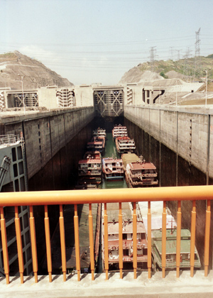 boats and junks inside one of the locks, 3 Gorges Dam