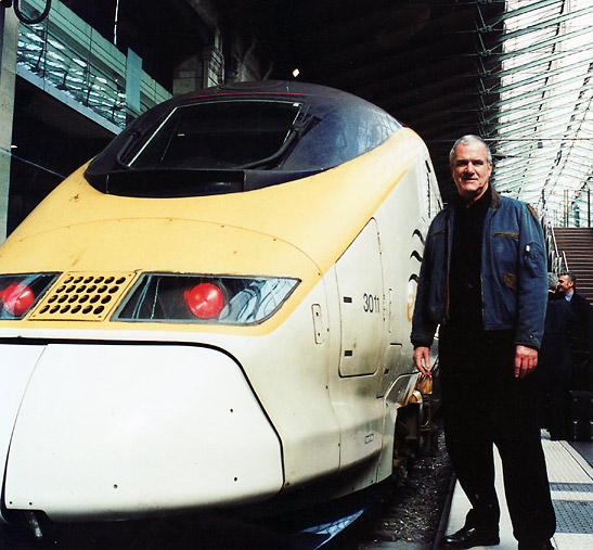 writer with a Eurostar engine, Paris