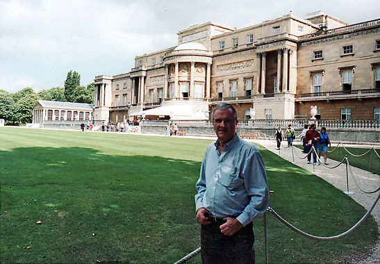 the writer at the back of Buckingham Palace, London, England
