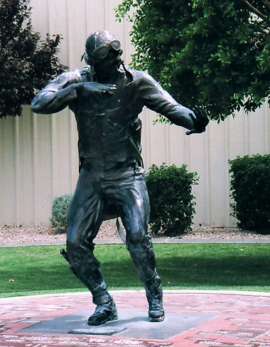 figure of a World War 2 fighter pilot outside the entrance to the Palm Springs Air Museum