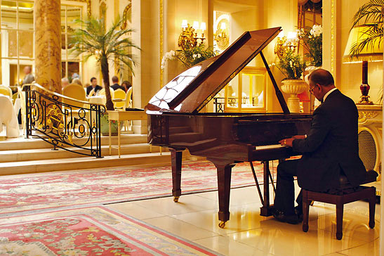 piano player, The Ritz Hotel London