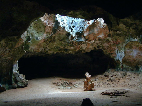 chamber sky-lit by natural opening in its ceiling, Guadirikiri caves