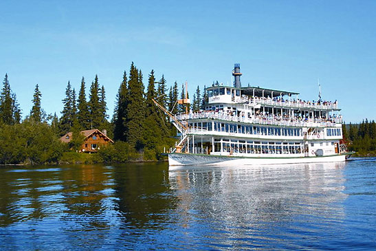 the Riverboat Discovery cruises down the Chena River