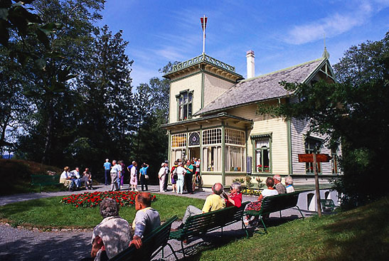 tourists at Troldhaugen, the home of composer Edvard Grieg turned into a museum, Lake Nordas, Bergen