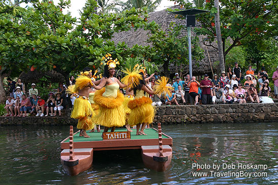 Tahitian dancers, another view