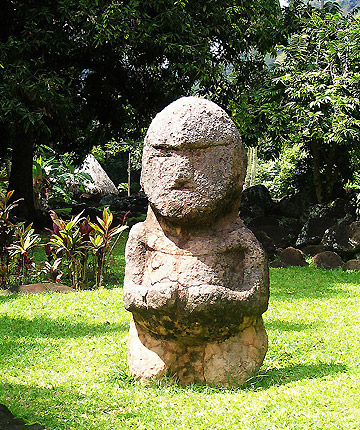 stone image, Arahurahu Marae