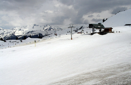 PEAK 2 PEAK gondola at Whistle Blackcomb