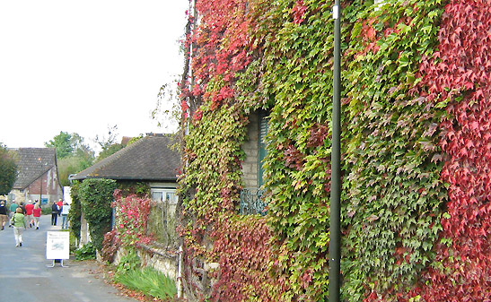 location of Monet's Gardens: the village of Giverny, France