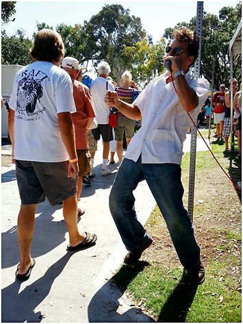 Billy Watson performing at the 2013 San Diego Blues Festival grounds