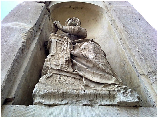 one of two protectorate saints atop the Arch of the Steps