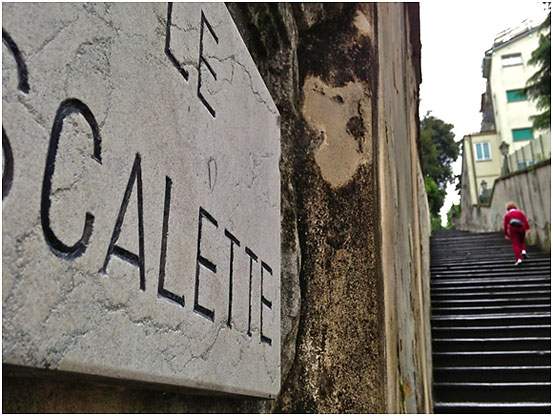 marker for the stairs at the Arch of the Steps