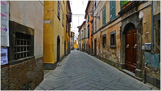street in Civita di Bagnoregio