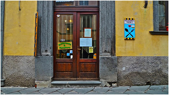 entrance to the Ristorante Il Fumatore