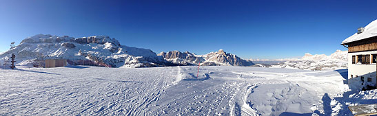 panorama during the 'Sella' run with the Dolomite peaks in the background