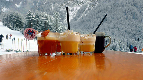 drinks at an apres-ski bar