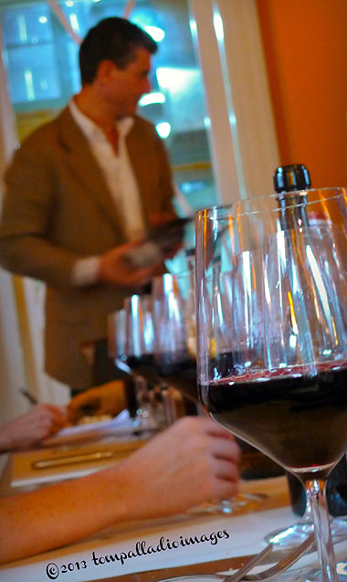 Francesco Mazzei presenting wine from the Castello di 
          Fonterutoli