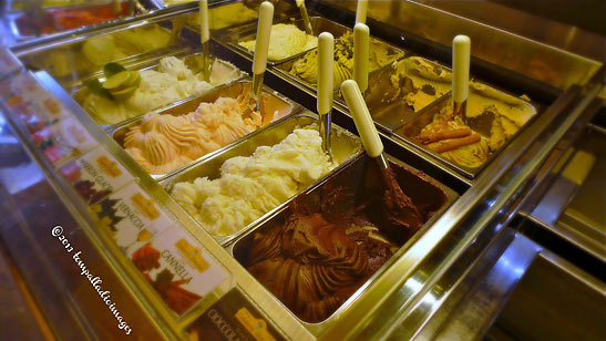 different ice cream flavors at the Gelateria di Piazza