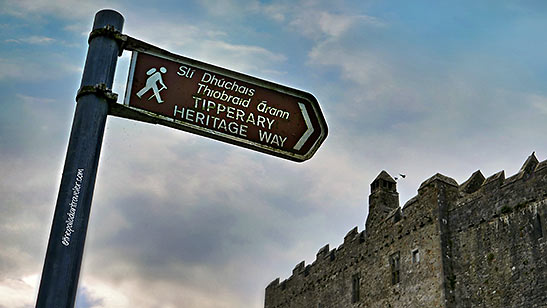 sign pointing to the Tipperary Heritage Way