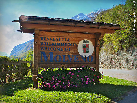 sign on the entrance to Molveno