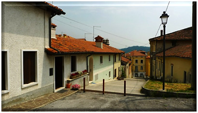 view down one of the many pedestrian-only walkways in Piovene Rocchette